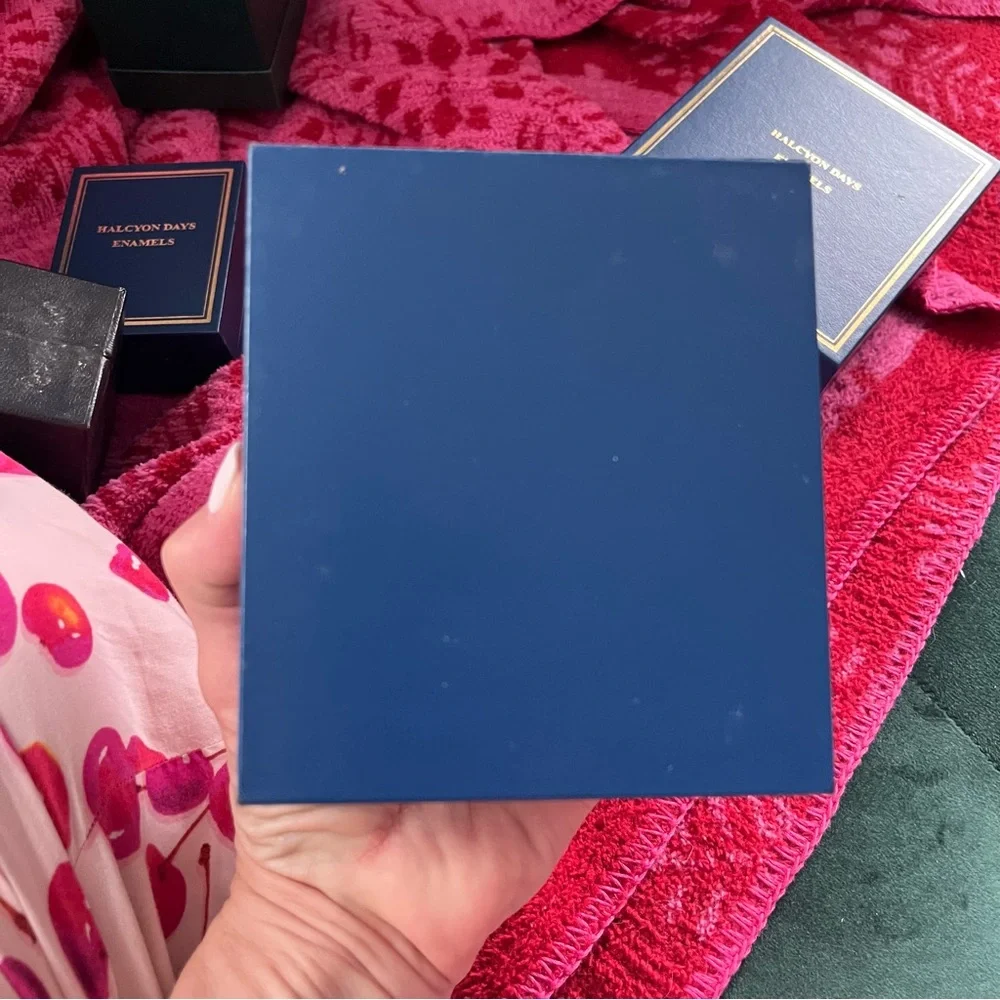 Halcyon Days Enamel Box with Claude Monets home - Picture 6 of 6